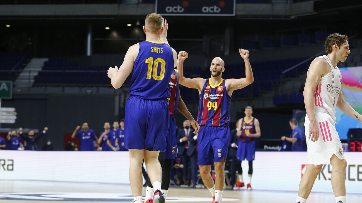 Alley-oop entre Calathes y Smits