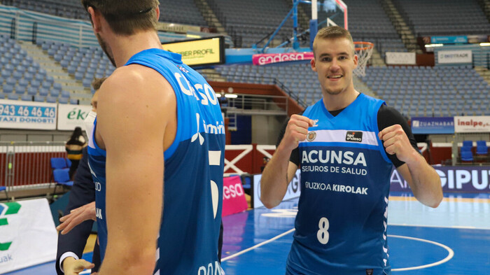 Okouo y Radoncic lideran la victoria del Acunsa GBC (77-60)