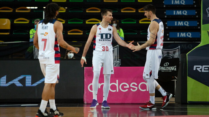 El TD Systems Baskonia impone su ley en el derbi (72-85)