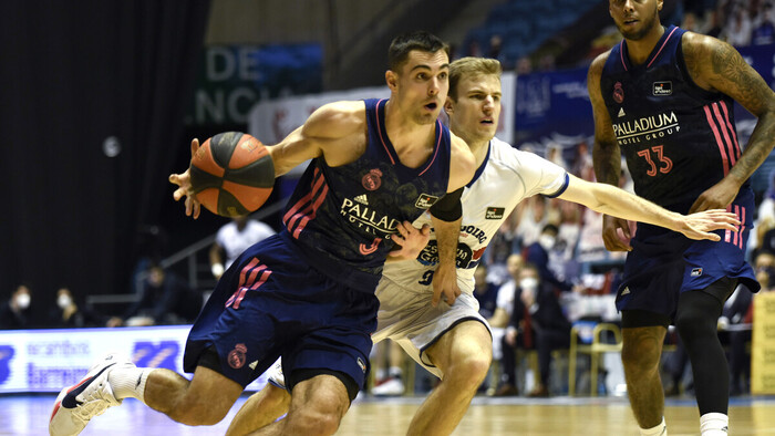 Causeur y Carroll sentencian al Obradoiro en el último cuarto (71-87)