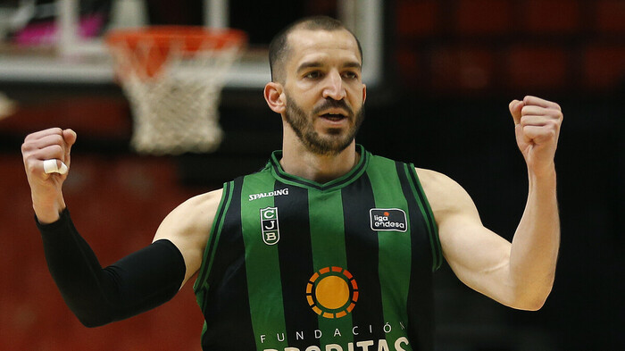 El Joventut asalta Fonteta (89-102)