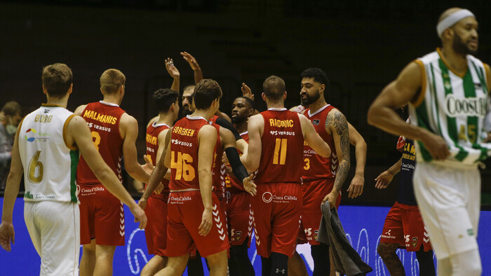 Los tiradores del UCAM Murcia destrozan al Coosur Betis (55-84)