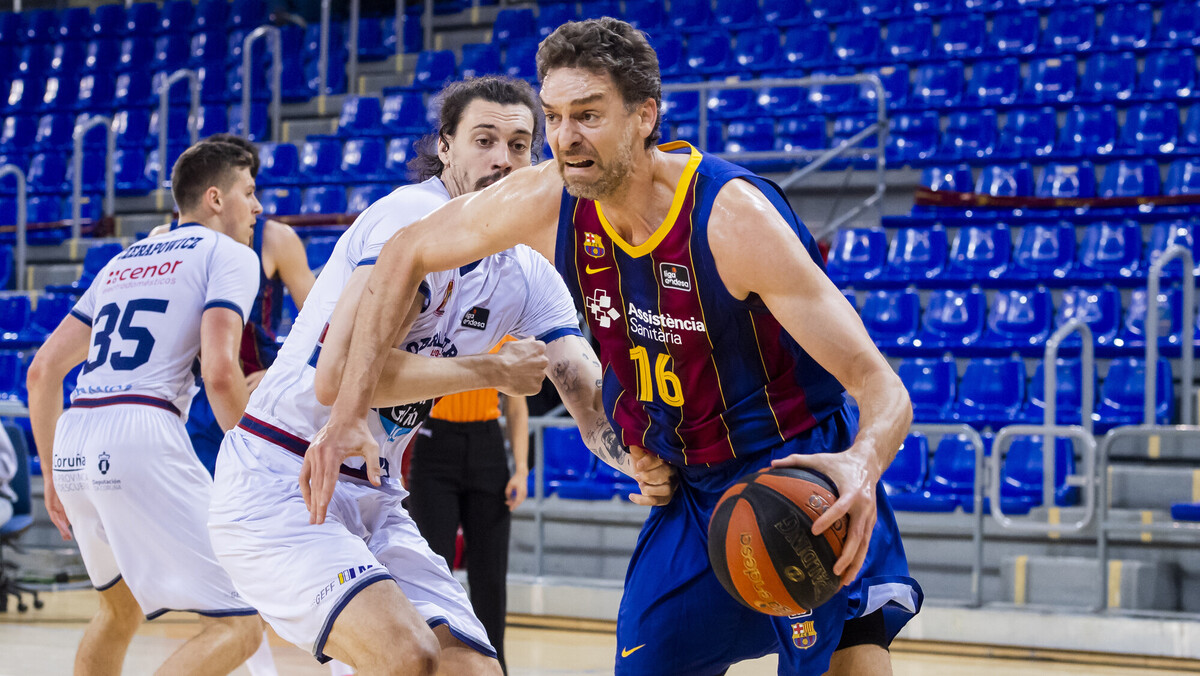 El Barça sobrevive a los arreones del Monbus Obradoiro