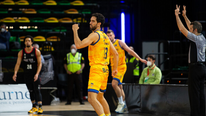 Herbalife Gran Canaria se aupa al Playoff (71-92)