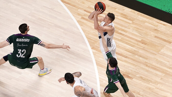 Unicaja quiso, pero no pudo ni con el Real Madrid ni con el playoff (90-96)