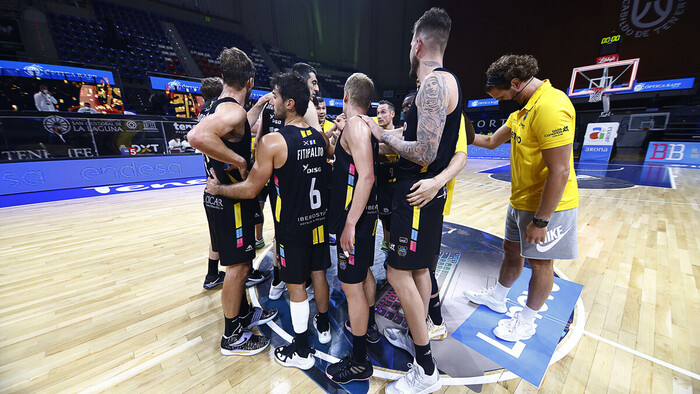 El Lenovo Tenerife gana dos veces (86-78)