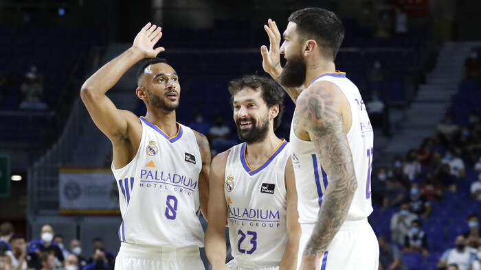 El Real Madrid sufre para apuntarse la primera victoria (70-63)