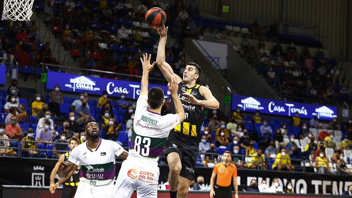 Igualdad inicial entre Lenovo Tenerife y Unicaja