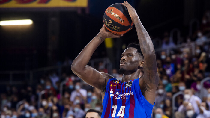 Nigel Hayes-Davis, positivo por Covid-19