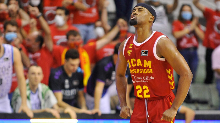 El UCAM Murcia gana a base de triples al colista (92-87)