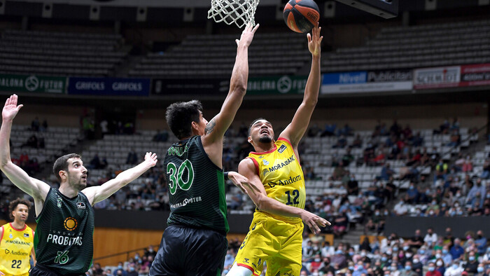 Un MoraBanc Andorra letal en los triples supera al Joventut (73-79)