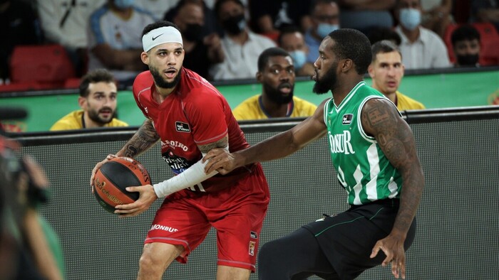 El Monbus Obradoiro se impone a domicilio al Coosur Real Betis (76-87)