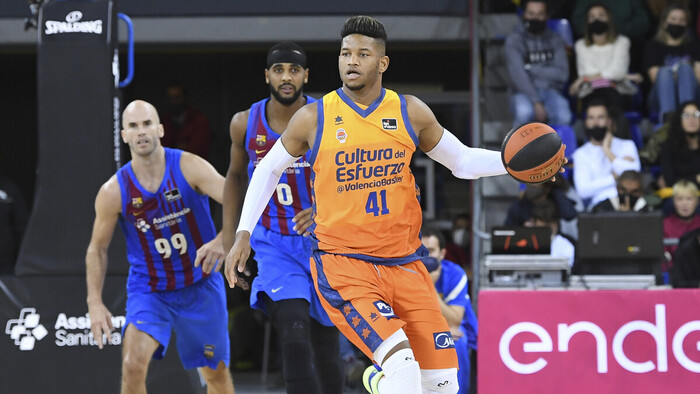 El Valencia Basket acaba con la imbatibilidad del Barça (79-87)