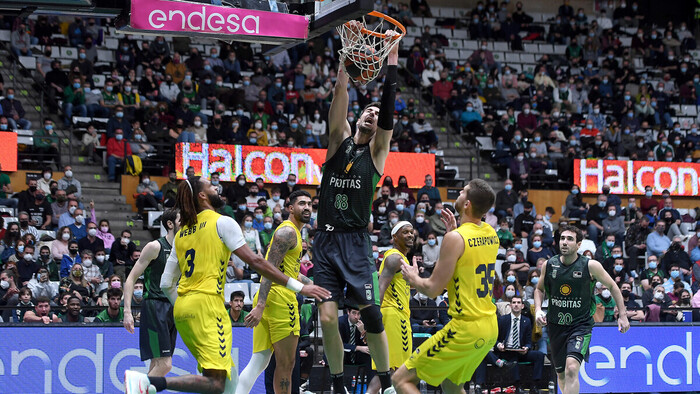 Ante Tomic lidera al Joventut en su triunfo frente al UCAM Murcia (83-77)