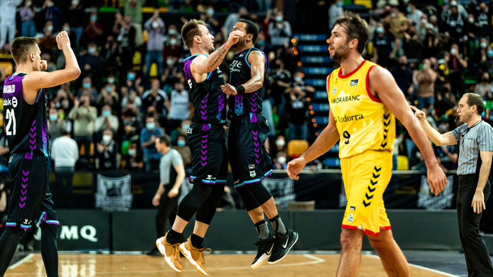 El Surne Bilbao Basket se hace fuerte en Miribilla (74-71)