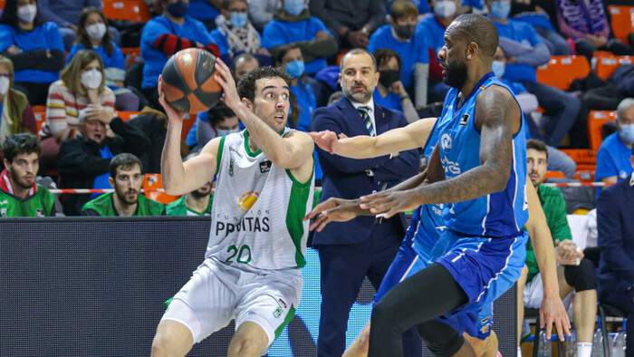 El Joventut de Badalona vuela hacia la cabeza de serie de la Copa (82-104)