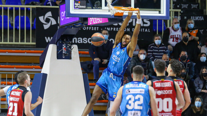 Urbas Fuenlabrada se desata tras la cuarentena (77-55)