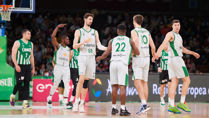 Exhibición colectiva del Joventut para ganar en Sevilla (66-77)