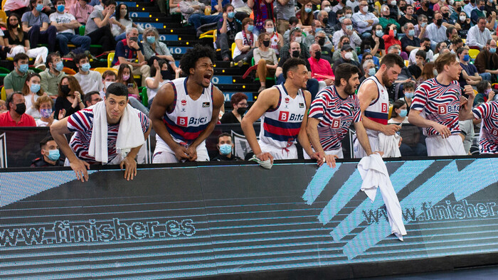 El Bitci Baskonia se pasea por Miribilla y apuntala el Playoff (62-90)