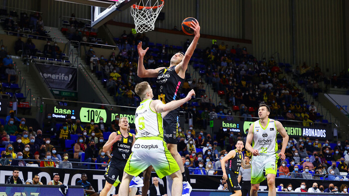 El Lenovo Tenerife reacciona al buen inicio del Urbas Fuenlabrada (87-74)