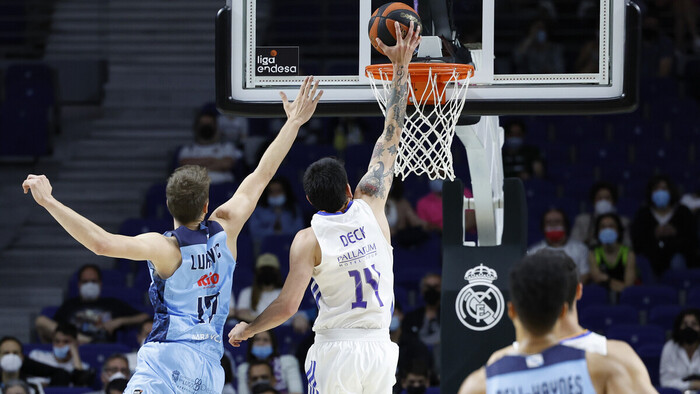 El Real Madrid gana y se da un respiro (90-65)