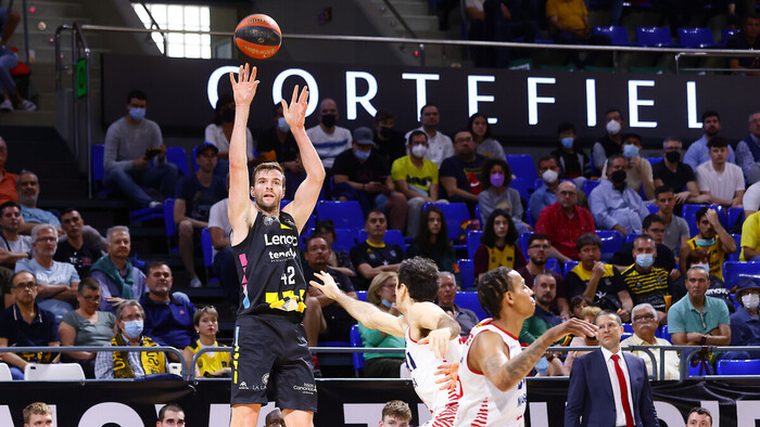 El acierto exterior le da al Lenovo Tenerife el billete al Playoff (94-83)