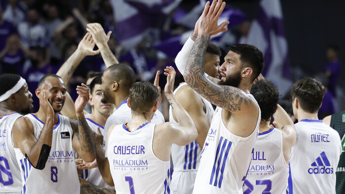 El Real Madrid mantiene el pulso por la segunda plaza (99-89)