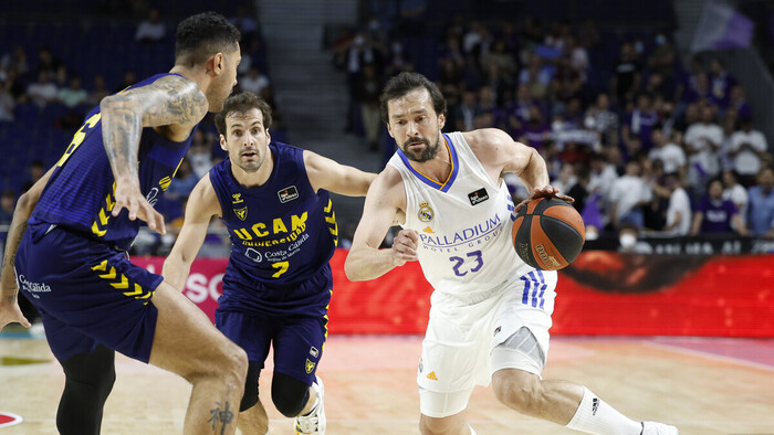 El Real Madrid cumple el trámite ante un UCAM sin mordiente (90-69)