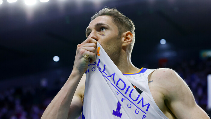 Fabien Causeur amplía su contrato con el Real Madrid hasta 2024
