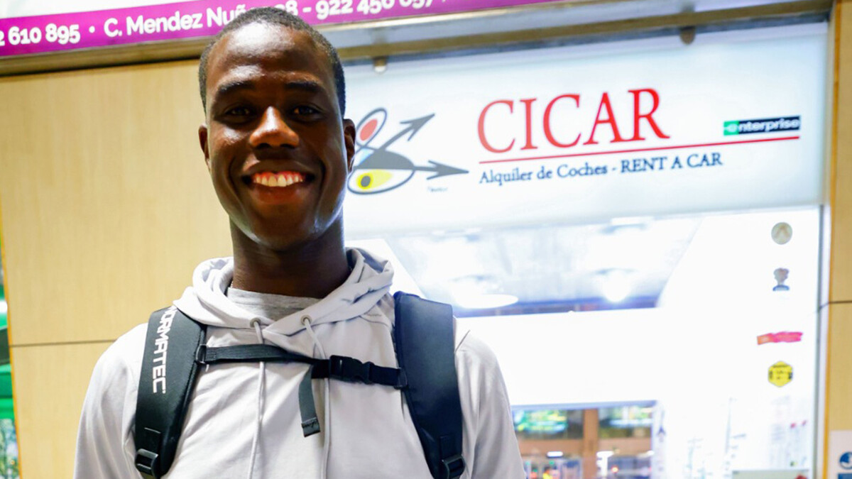 Moussa Diagne ya está en Tenerife