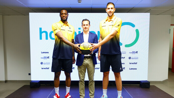 Iván Cruz y Elgin Cook, presentados como jugadores de Lenovo Tenerife