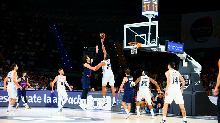 El Real Madrid, con un Tavares estelar, conquista la Supercopa (89-83)