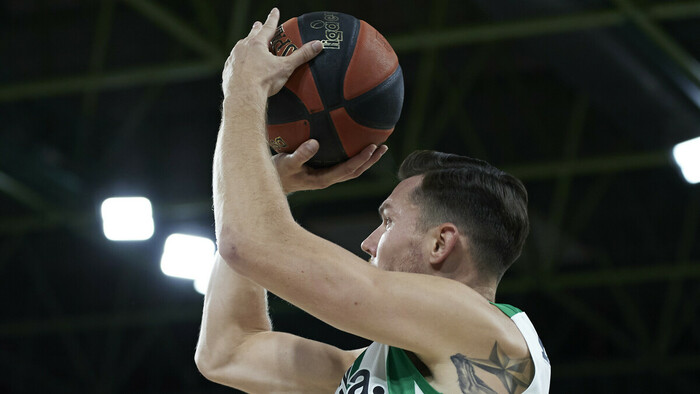 Dairis Bertans, primer letón en alcanzar los 300 triples en Liga Endesa