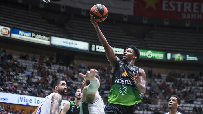 Andrés Feliz desmonta al Unicaja en un sensacional último cuarto (74-65)