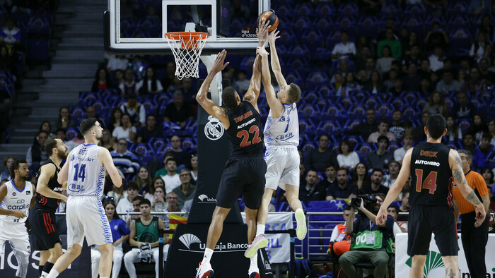 Edy Tavares, en el legendario club de los 500 tapones