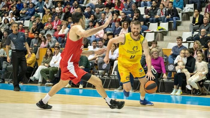 Gran Canaria también gana en Girona y se mantiene en la zona alta (69-78)