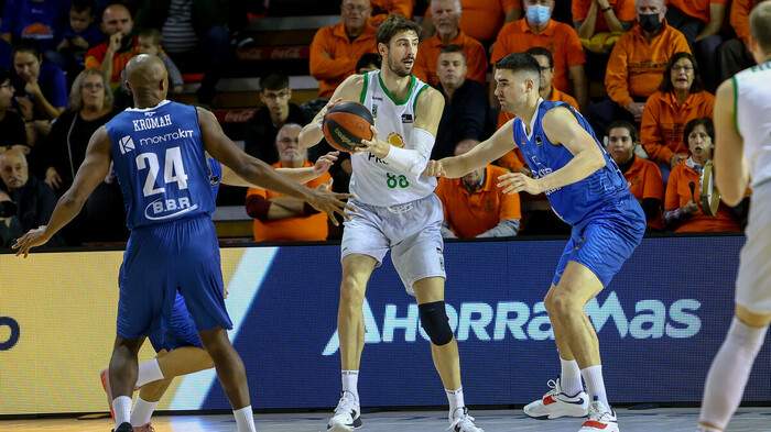 La Penya se impone en Fuenlabrada al son de un tridente letal (81-85)