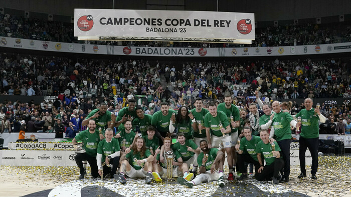 Unicaja culmina ante el Tenerife su gran obra en Badalona (80-83)