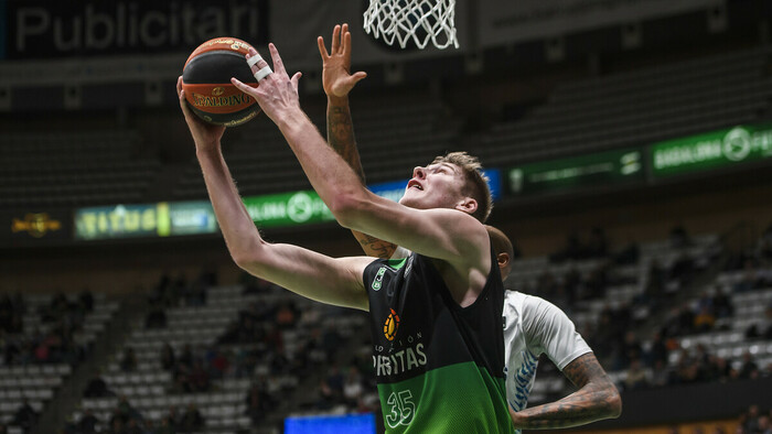 Simon Birgander iguala un hito histórico en su mejor partido acb