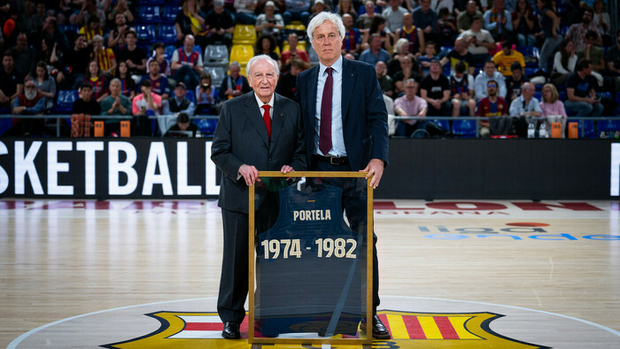 El Barça homenajea a Eduardo Portela