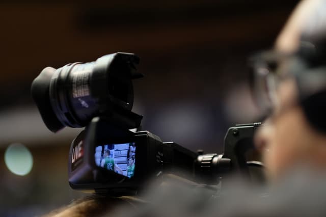 Elisa TV y acb renuevan su acuerdo