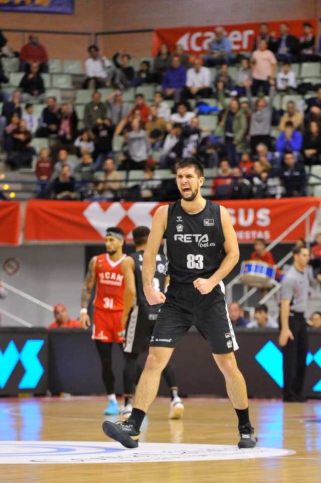 UCAM-RETAbet BB (56-57)