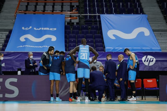 Koumadje, jugador más alto historia