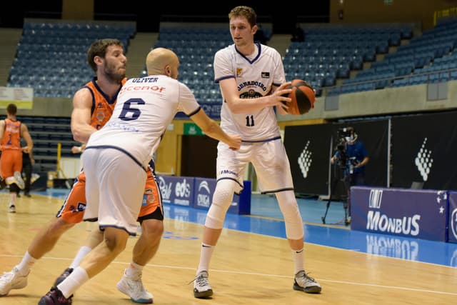 Novedades y parte médico J11