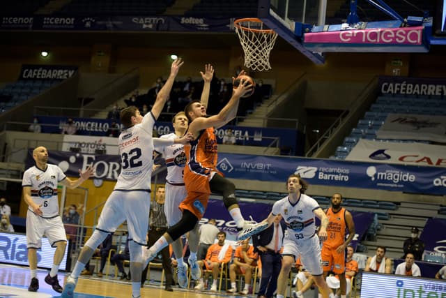 Monbus Obra.-Valencia B. (77-78)
