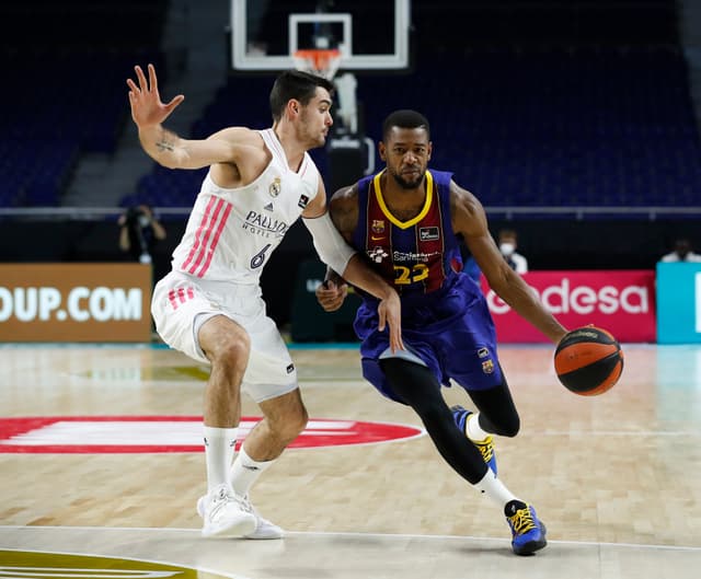 Dos supersticiones enfrentadas 