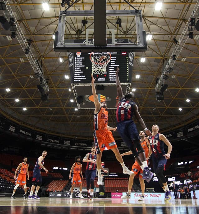 Valencia-TD Systems Bkn., 5 apuntes