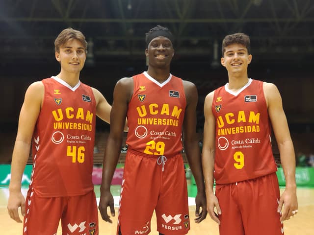 Tres debutantes en UCAM Murcia