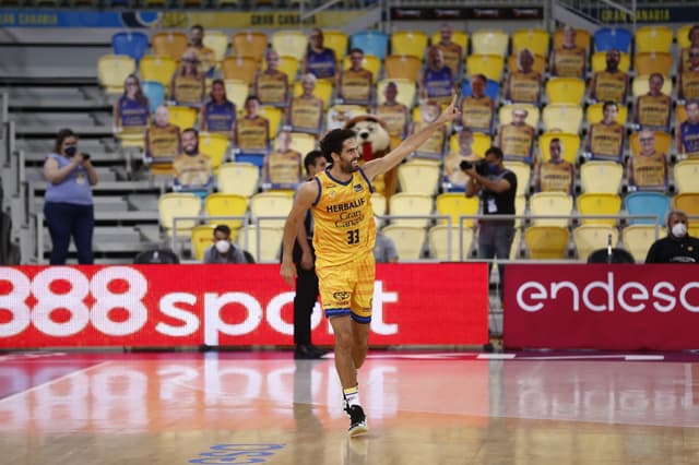 Herbalife GC-Hereda S. Pablo (83-74