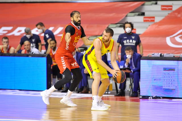 UCAM M.-MoraBanc And. (76-79)